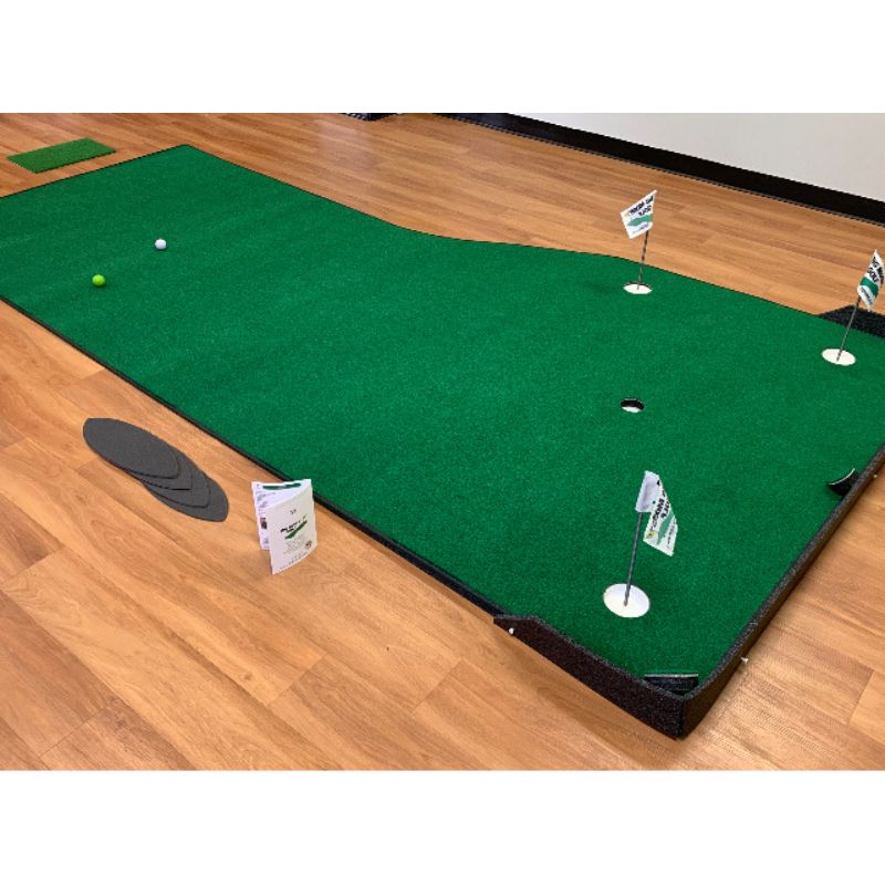 Big Moss Golf Country Club 612 V2 putting green side view.