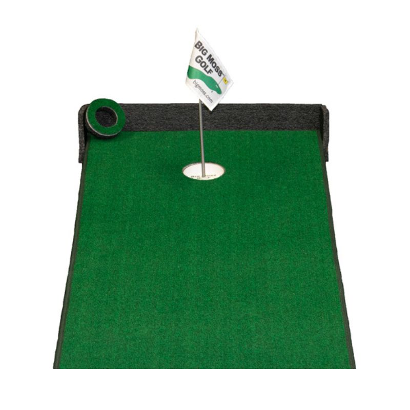 Big Moss Golf TW Series 10 V2 close view with flag stick.