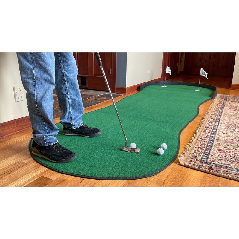 Big Moss Golf The Augusta EX Pro V2 putting green with golfer putting.
