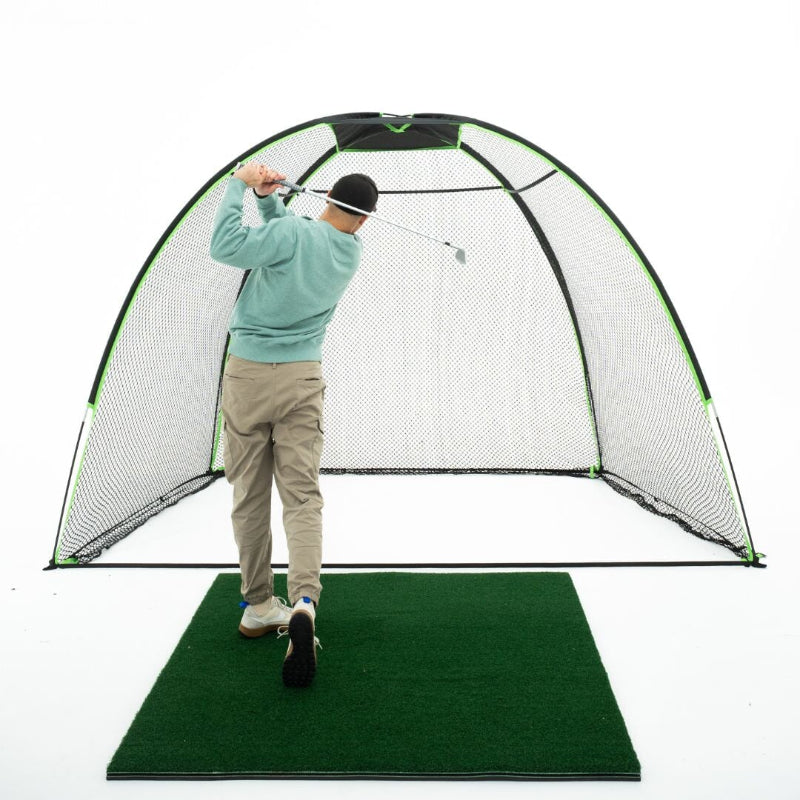 SIG 10 x 7 Rounded Golf Net golfer.