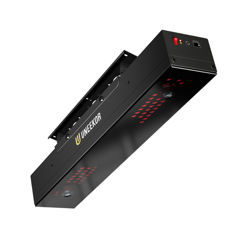 Uneekor EYE XR launch monitor.